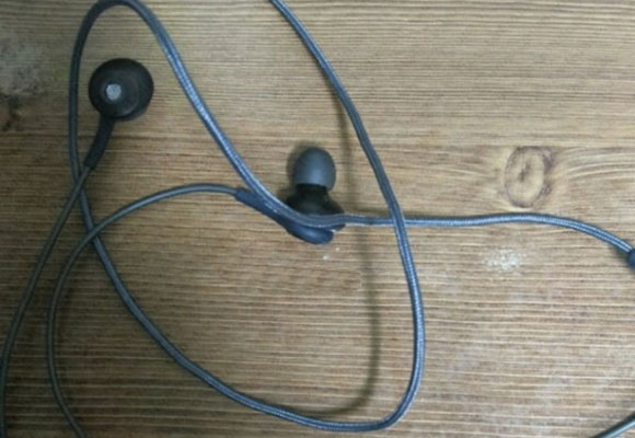 Samsung Galaxy S8 - ecco le cuffie AKG fornite in dotazione
