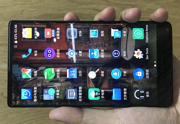 Elephone schermo 18 9