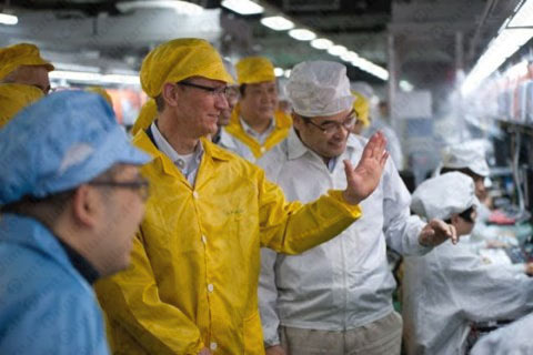 Tim Cook visita Foxconn